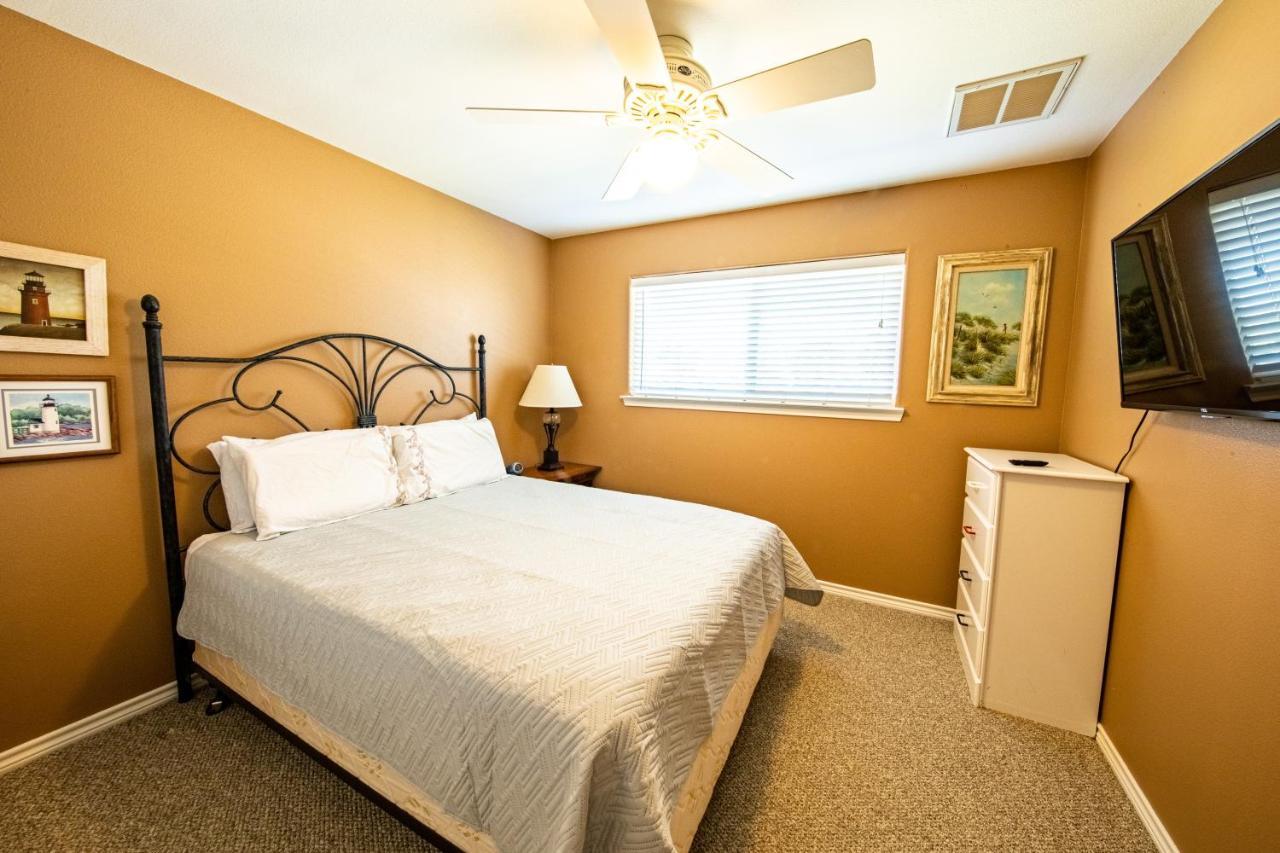 Relax At Our Beach Haven - Pet Friendly Galveston Buitenkant foto